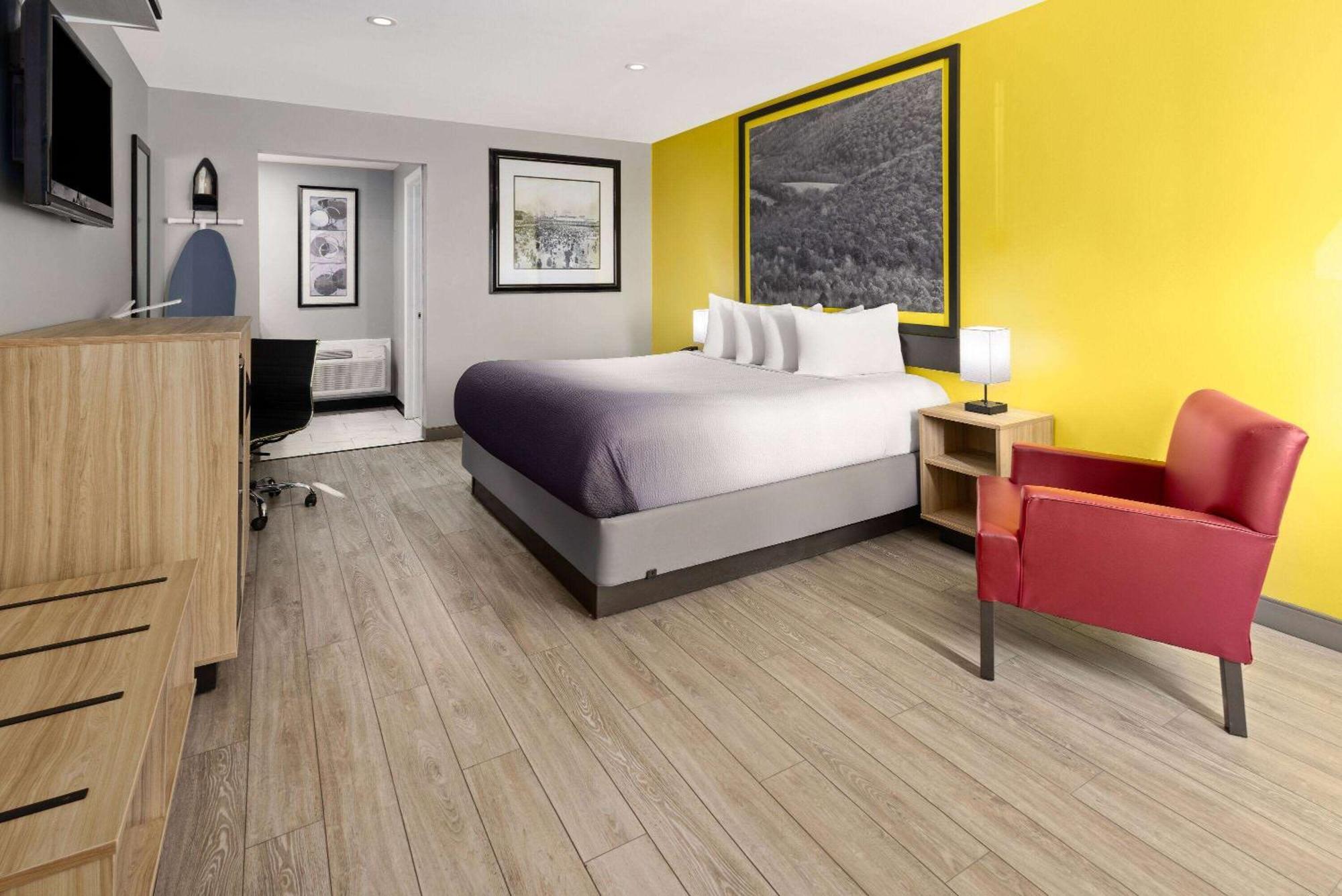 Super 8 By Wyndham Hazleton Exterior foto