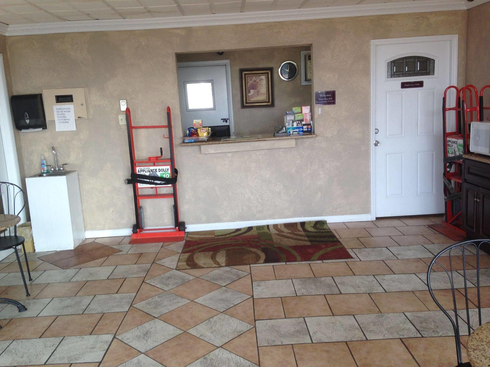 Super 8 By Wyndham Hazleton Exterior foto